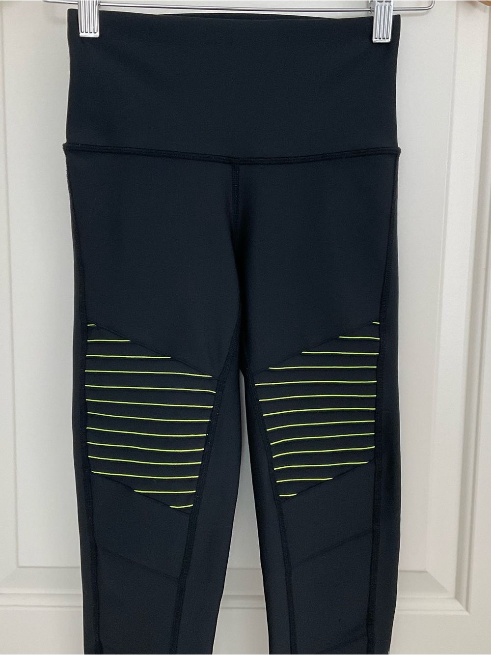 ALO Motto Leggings With Lime Stripe Accents XS